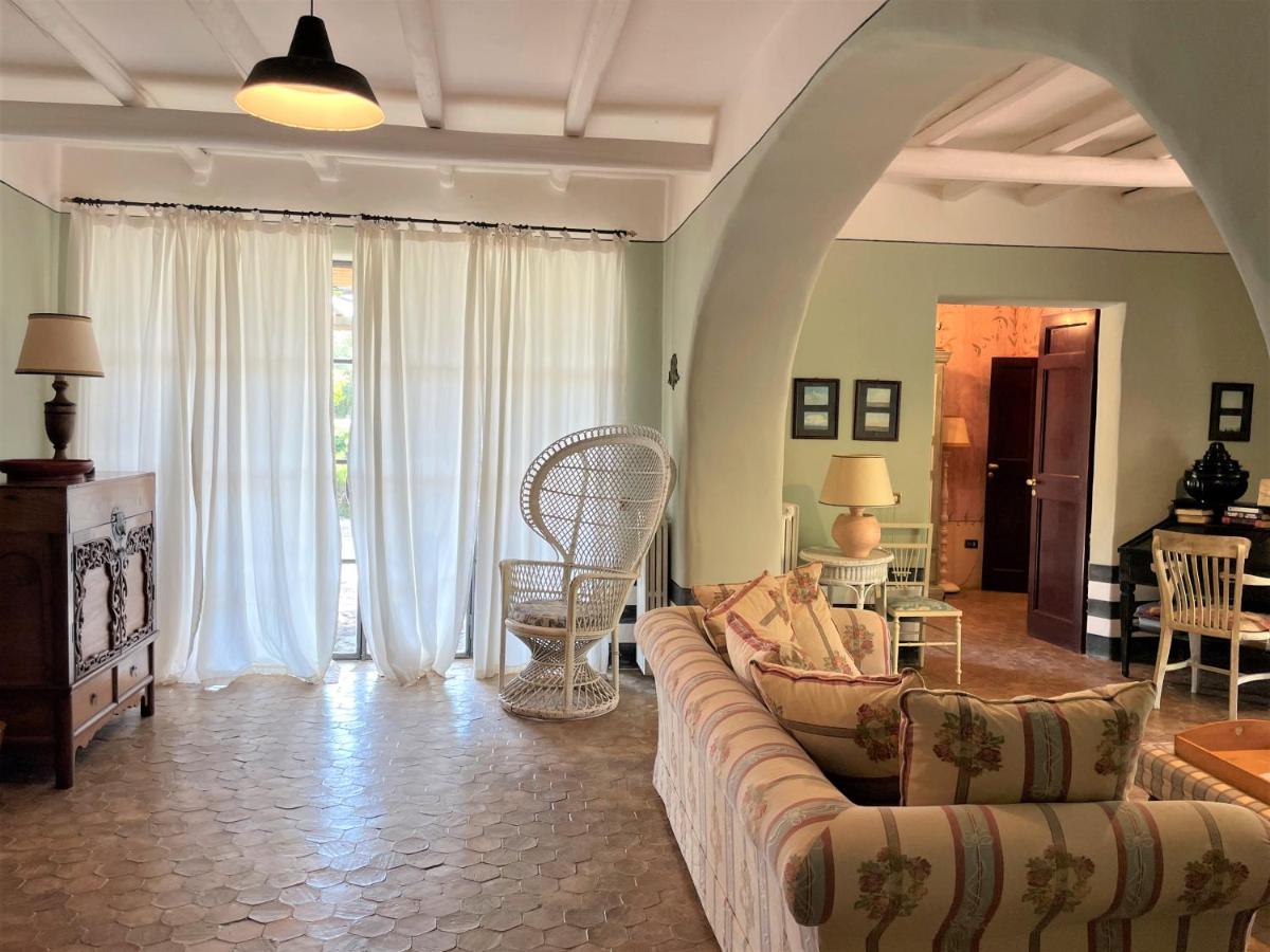 Villa La Vigna - Nella baia di Pollara, incantevole con piscina photo