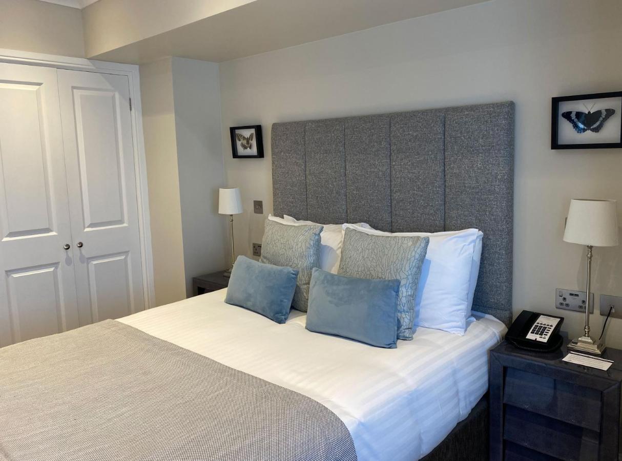 Oatlands Park Hotel photo
