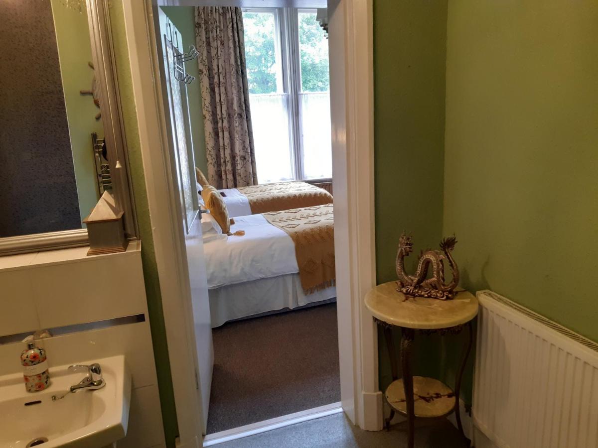 Holywell Guest House - Laterooms