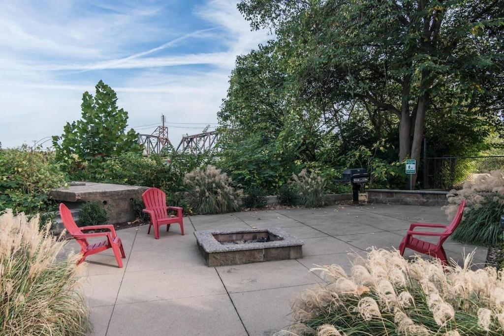 Captain's Quarters Riverfront #3 - 3