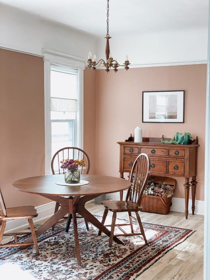 Designer Home 2 Bedroom - 20min to NYC WTC - Private Backyard - 4