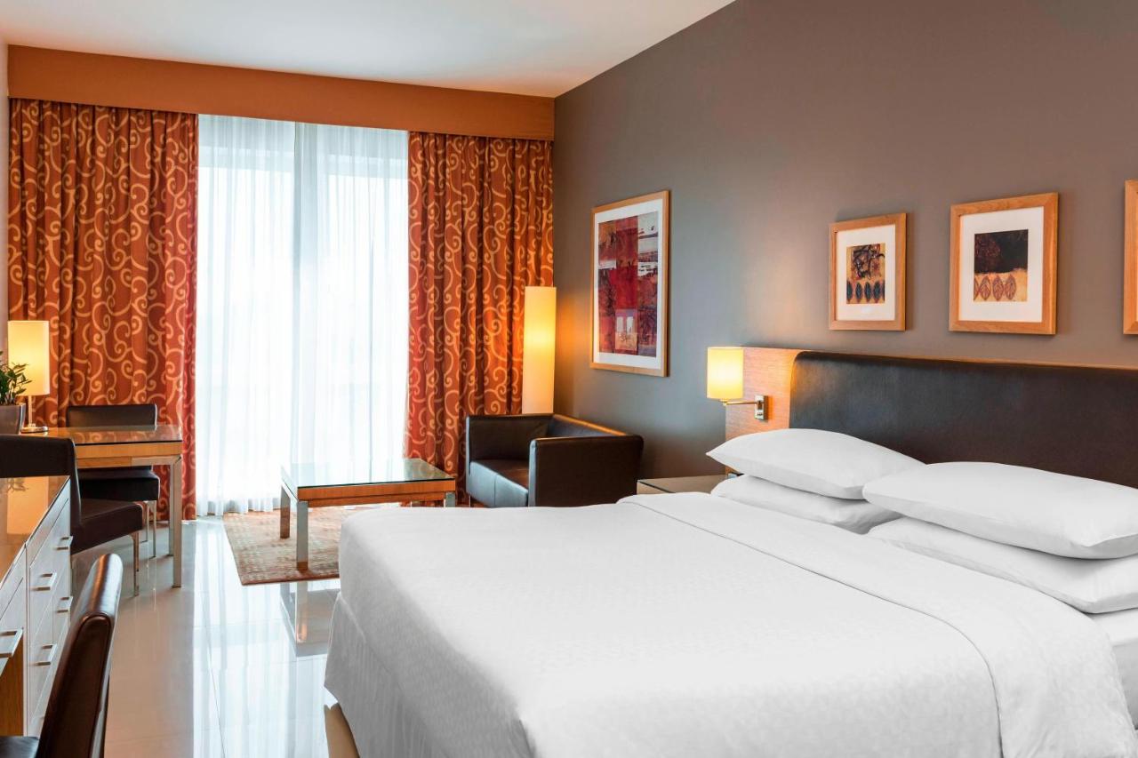 Four Points by Sheraton Bur Dubai photo