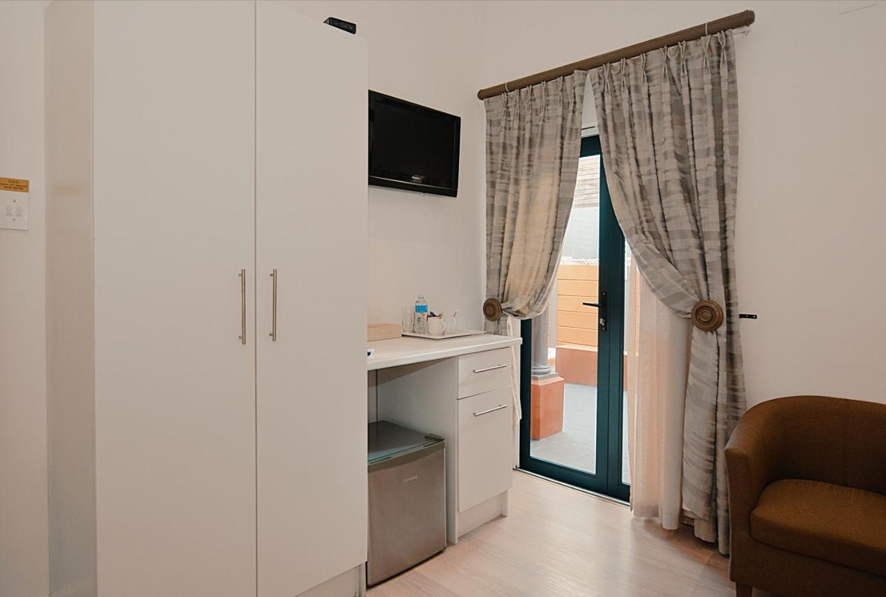 Albatross Guest House Bantry Bay - 3