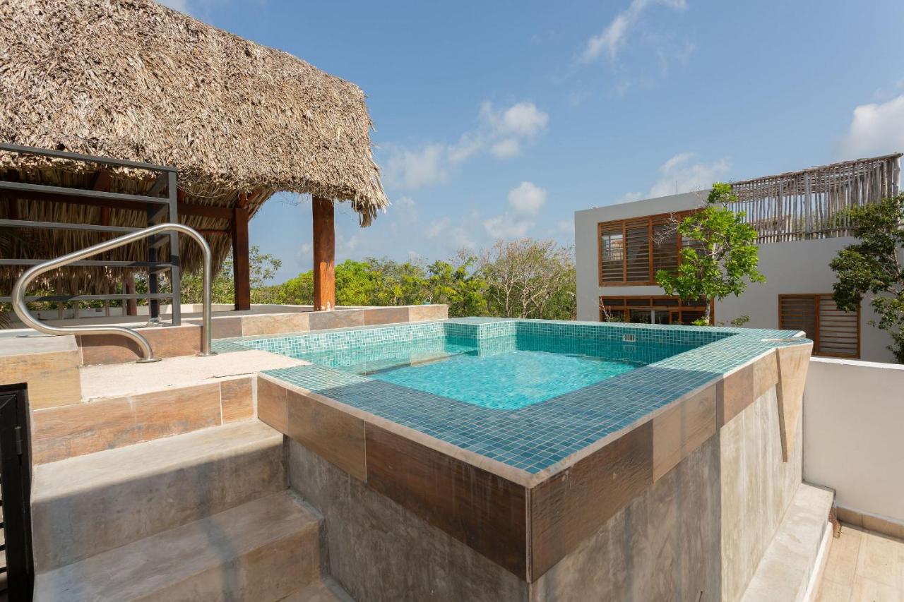 Habitación Privada | Terraza c/Jardín y Piscina | BBQ photo