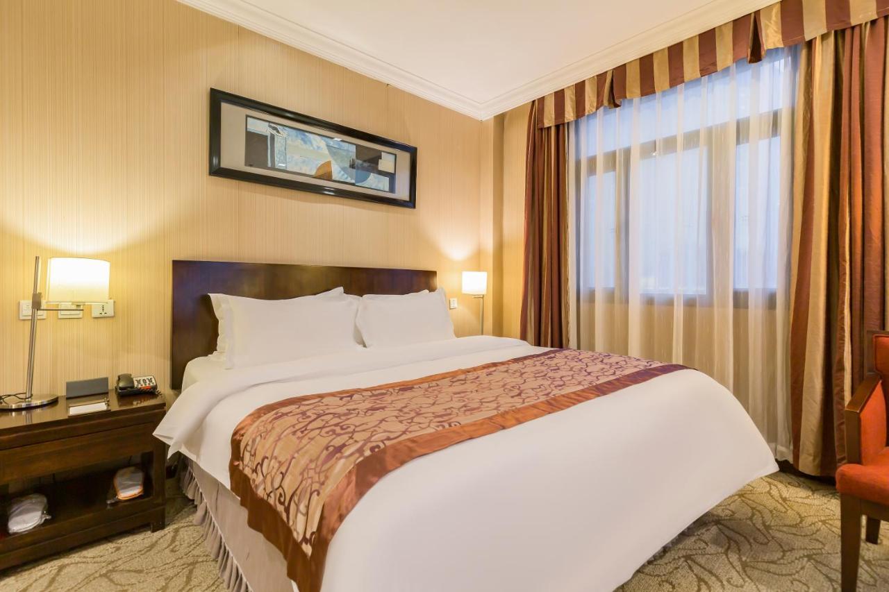 Jianguo Hotspring Hotel photo