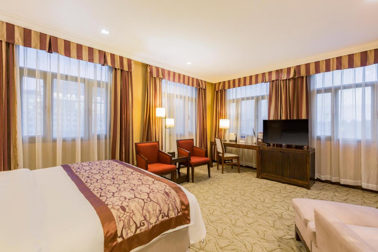 Jianguo Hotspring Hotel photo
