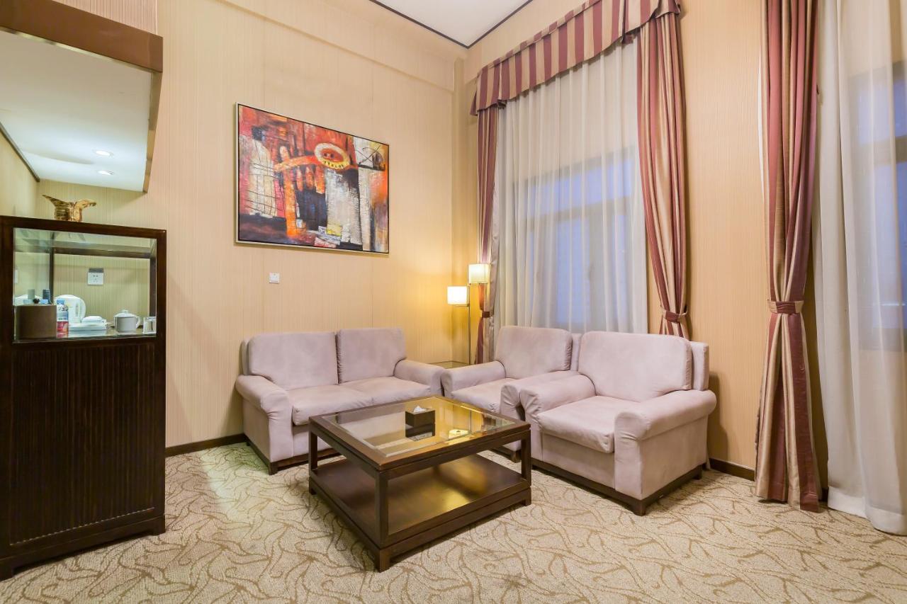 Jianguo Hotspring Hotel photo