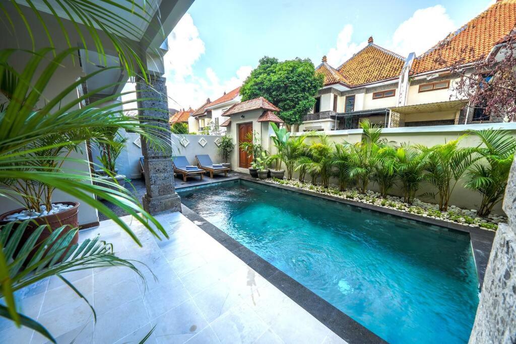 Villa MARIE - KUTA - 6 Bedroom 4 Bathroom Villa - Great Location ! - 3