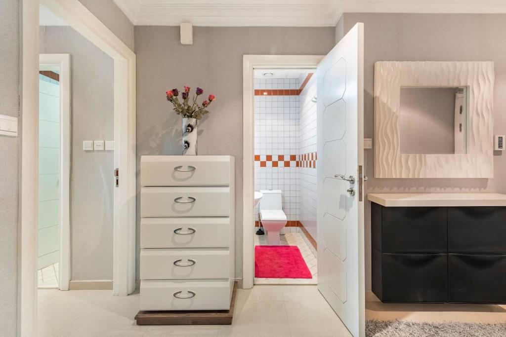 Holiday Home near beach & metro - 3