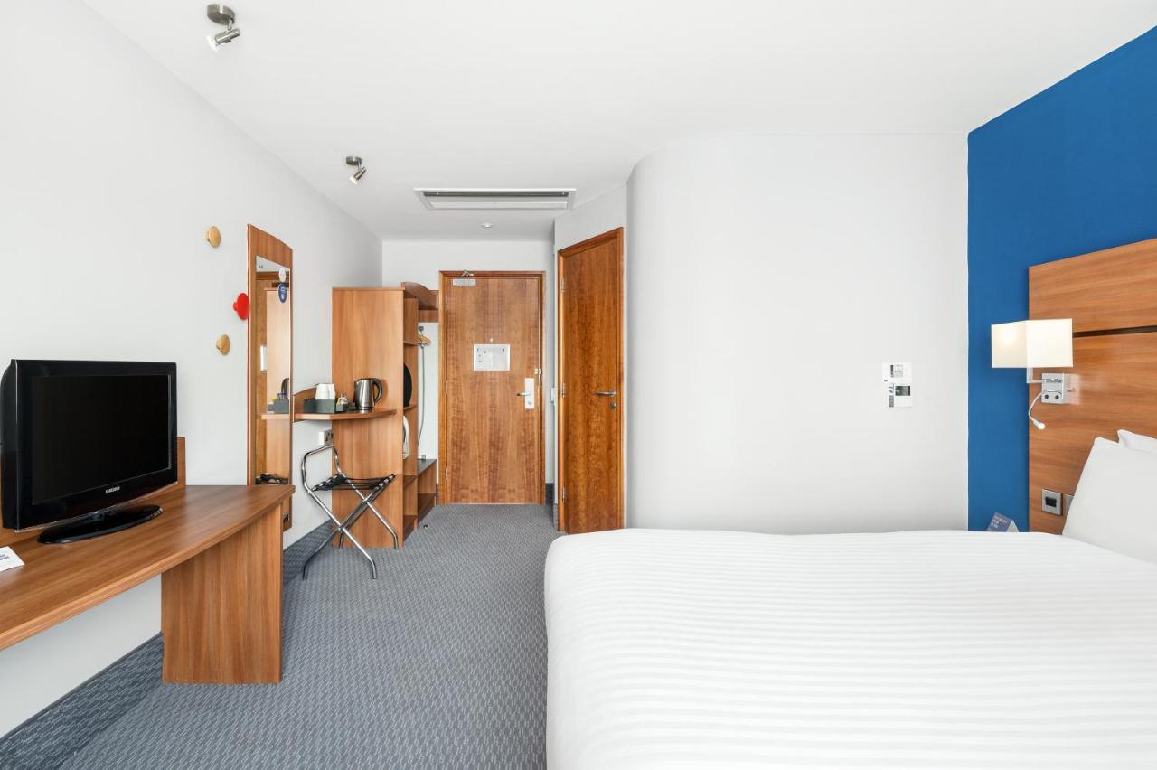 Standard Double Room with Free Hot Breakfast