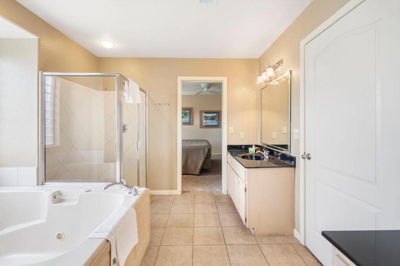 Oakridge Condo — photo 3