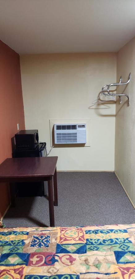 Economy Inn Odessa — photo 15