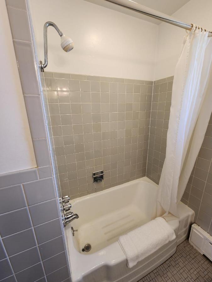 Meads Motel — photo 12