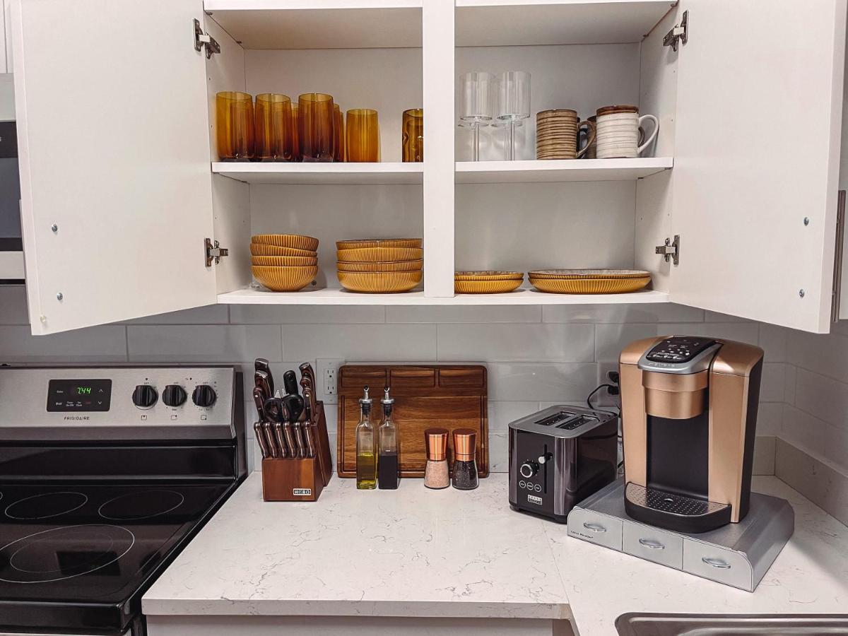 Cozy Cabin - 2 Miles to Broadway & Free Parking - 4