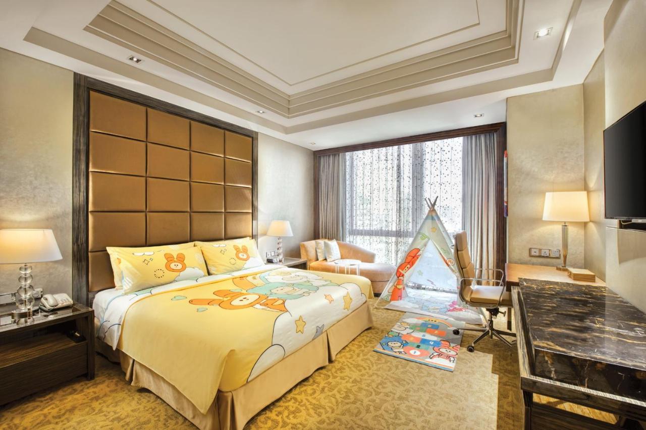 Crowne Plaza Beijing Chaoyang U-Town, an IHG Hotel photo