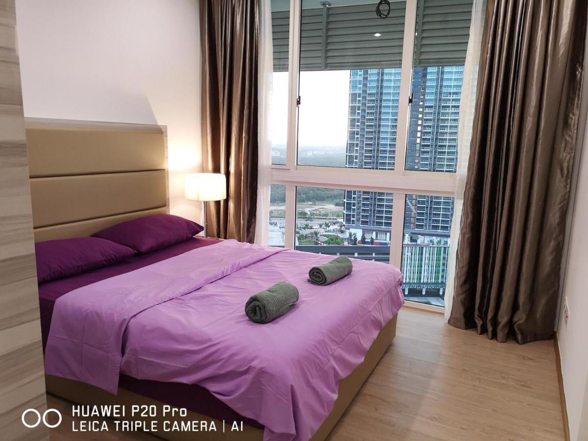 5 Guests with Netflix & Disney Plus @ Puteri Harbour - 2
