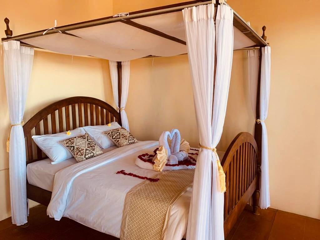 Giri's Villa Jimbaran - 2