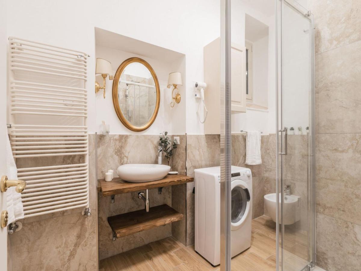 The Best Rent - Spacious three-bedroom apartment near the Colosseum - 3