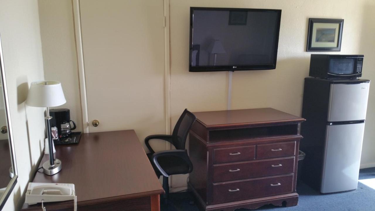 Budget Inn of Mojave — photo 7