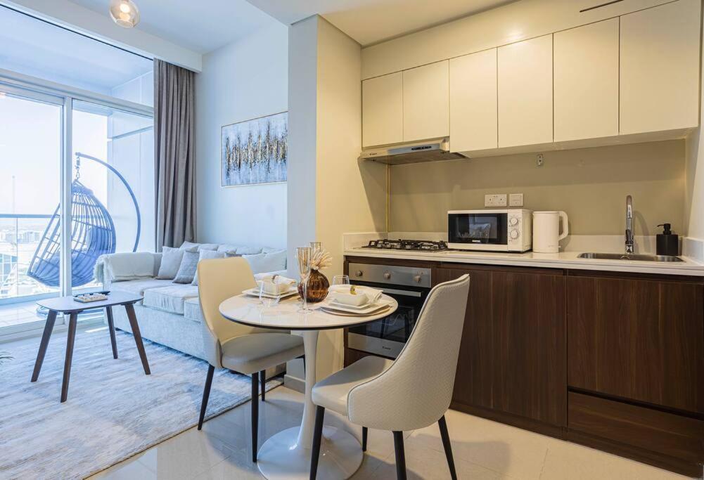 AXINITE - Brand New! Warm Cozy 1 Bed HIGH FLOOR Downtown Dubai CANAL VIEW - 5