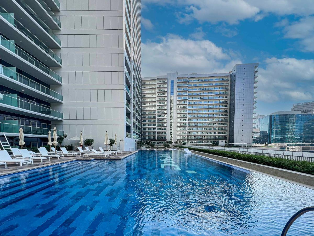 AXINITE - Brand New! Warm Cozy 1 Bed HIGH FLOOR Downtown Dubai CANAL VIEW - 4