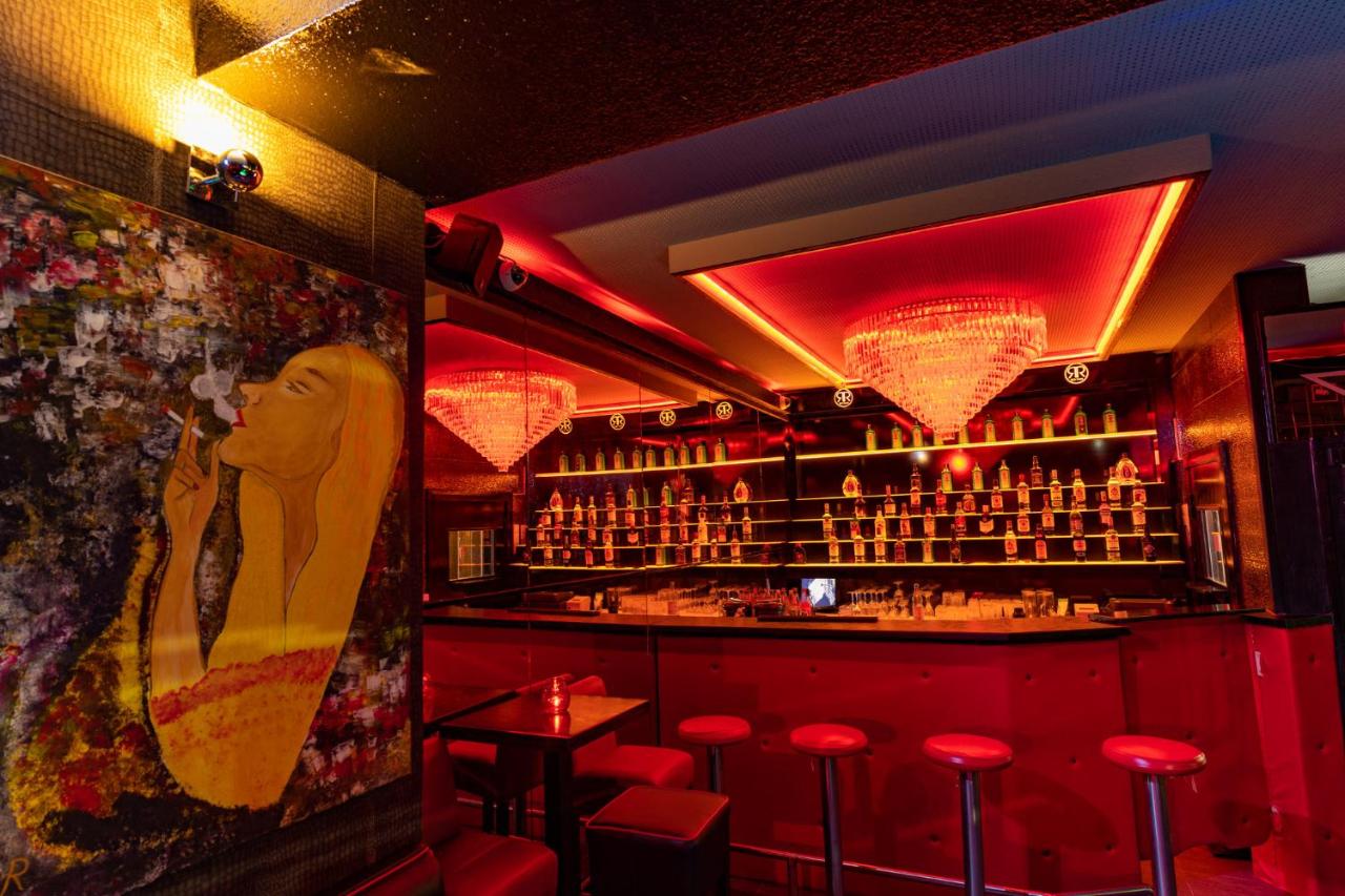 One Way Apartment - 4