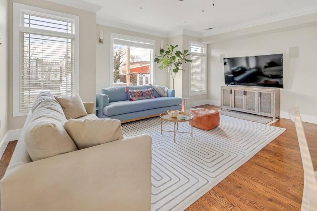 SkyHouse JC - New 3BR Apt with Private Rooftop