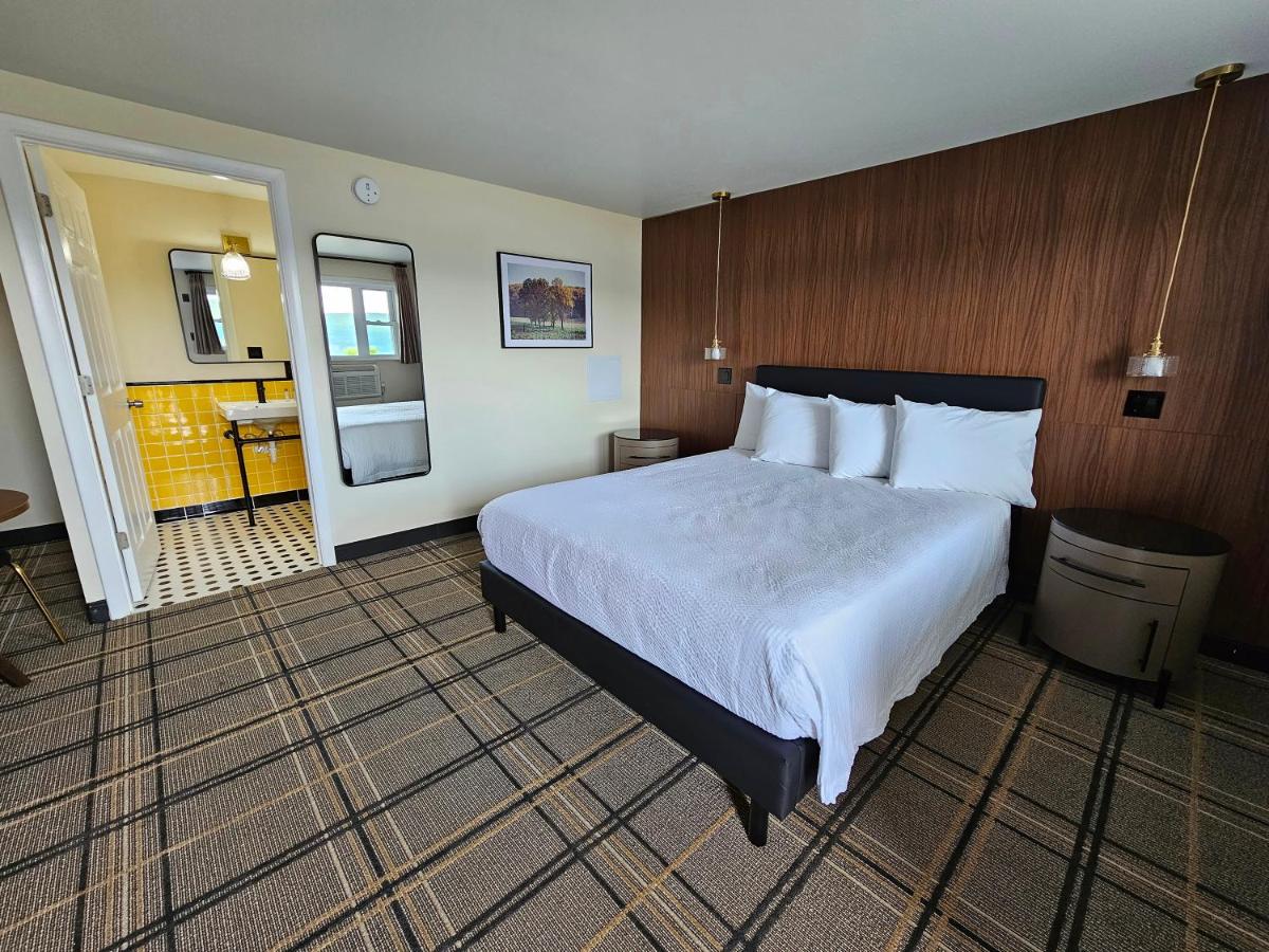 The Hotel Laurel at Seneca — photo 19