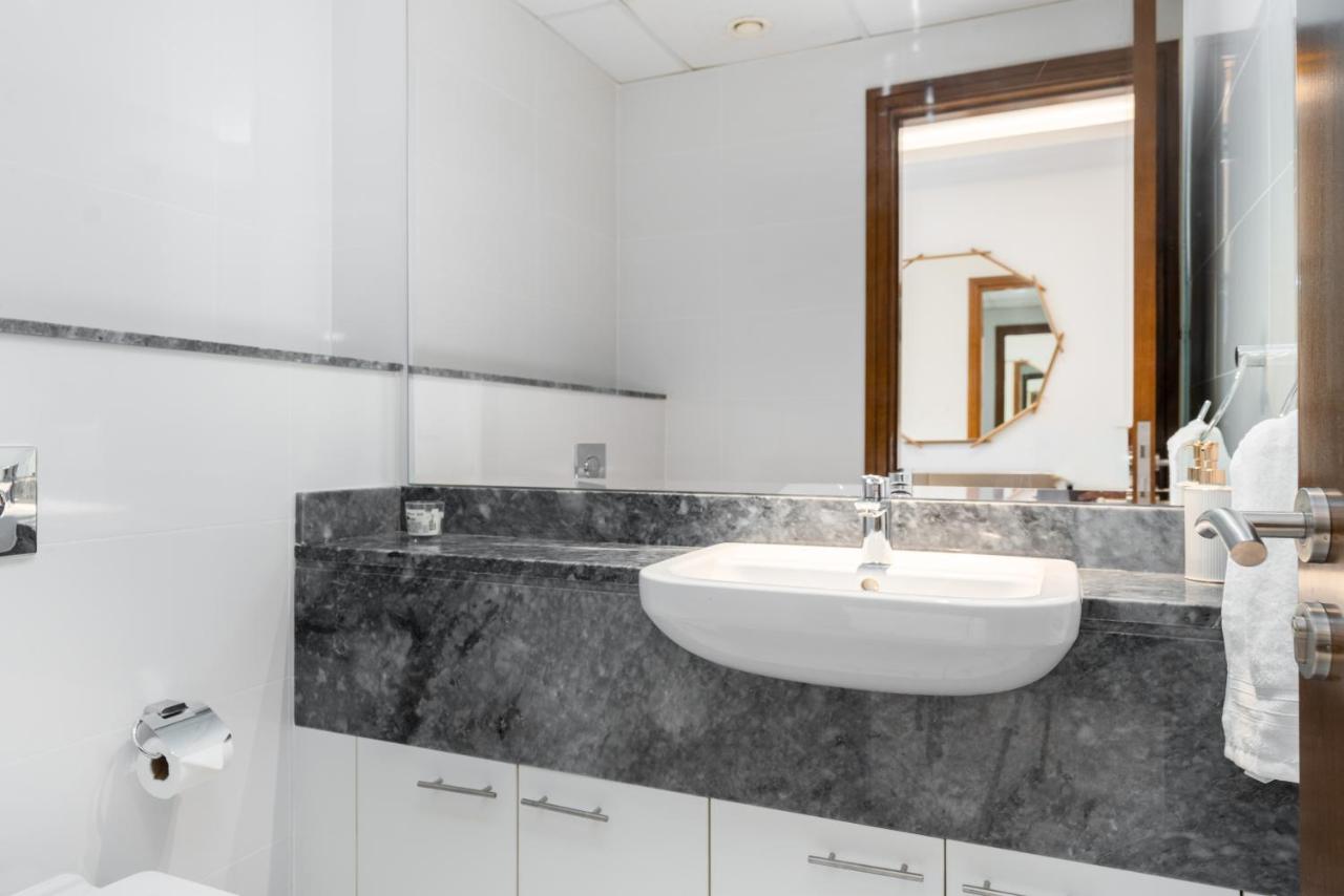 White Sage - Amna Tower - 3