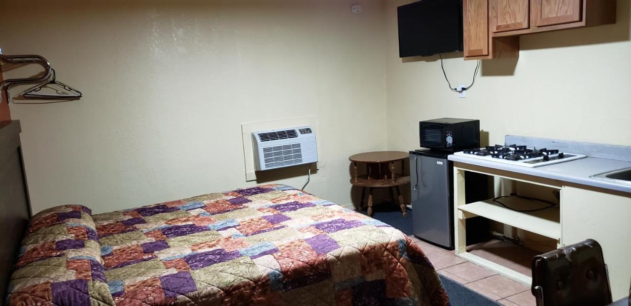 Economy Inn Odessa — photo 20