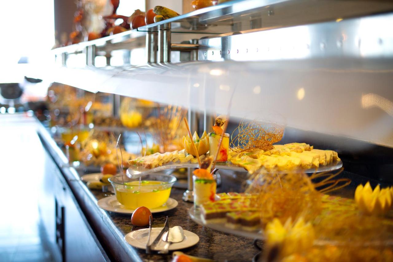 Amwaj Oyoun Resort & Casino photo