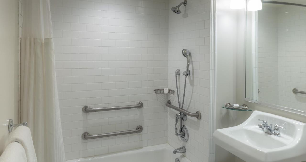 Portola Hotel & Spa — photo 9