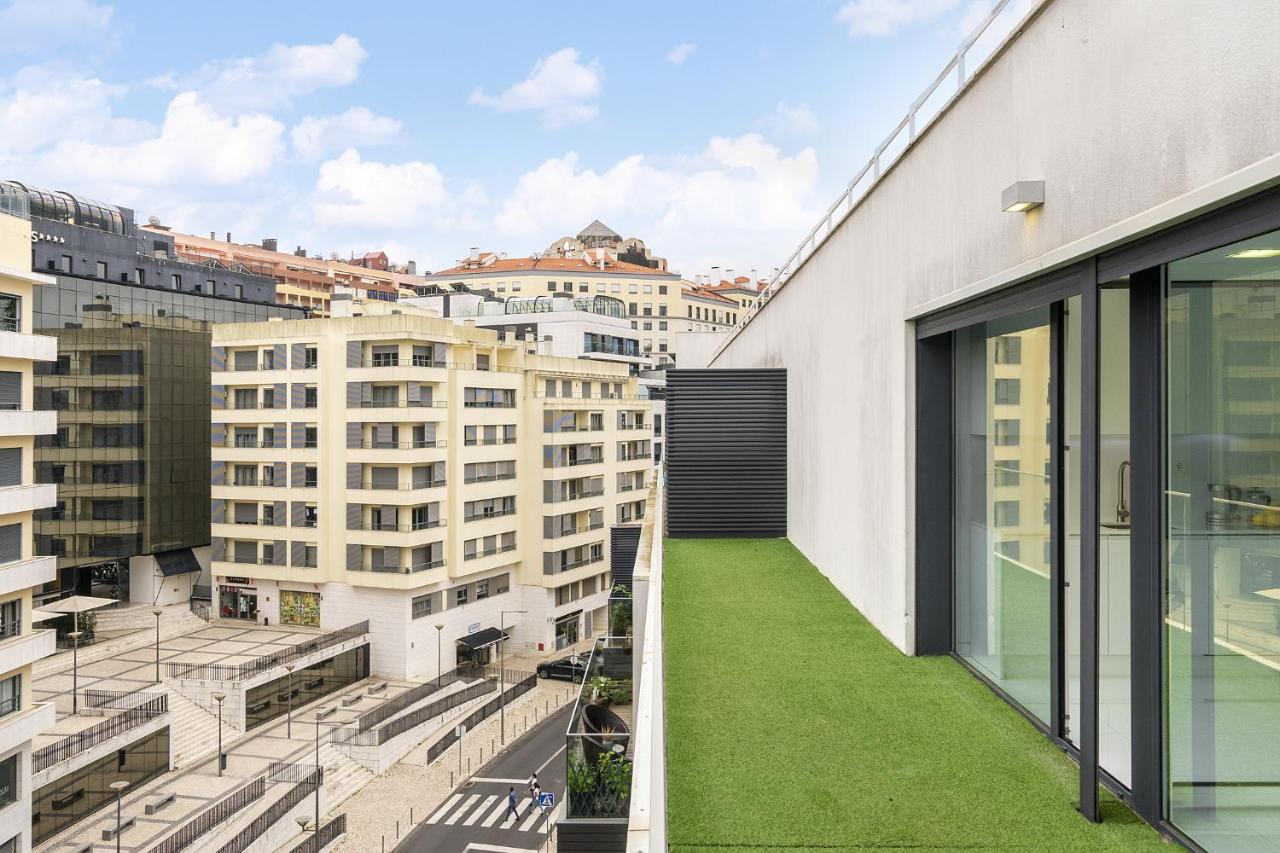 WHome Urban Retreat w/Parking, Elevator & AC by Benfica Stadium - 4