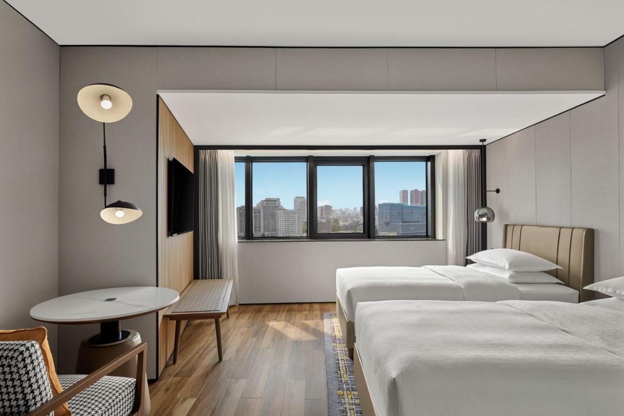 Sheraton Chengdu Lido Hotel photo