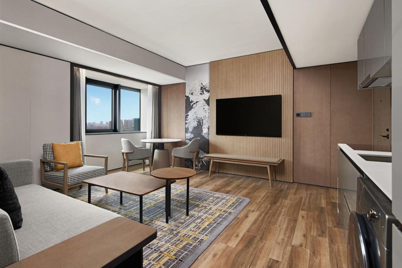 Sheraton Chengdu Lido Hotel photo
