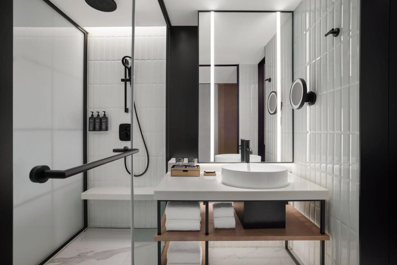Sheraton Chengdu Lido Hotel photo