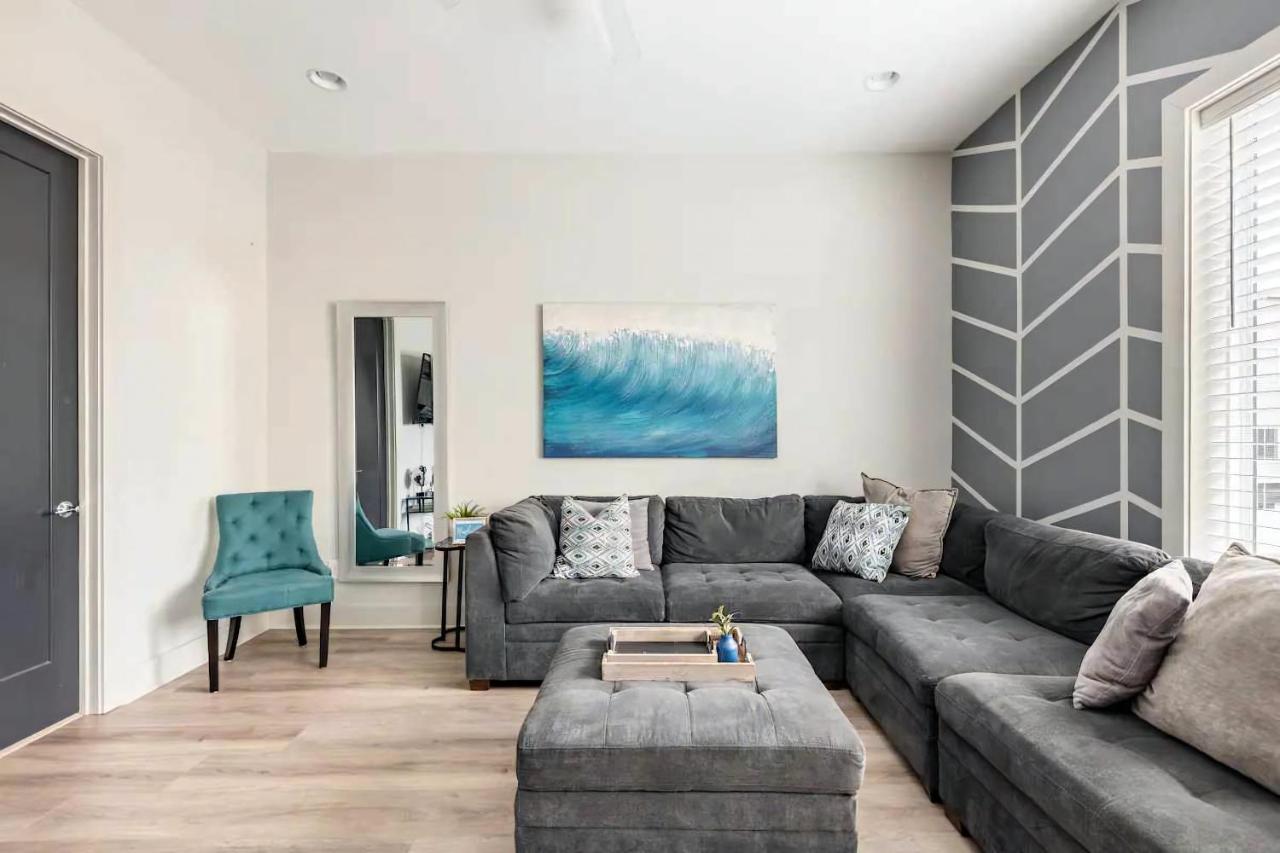 Rooftop Skyline View - Karaoke Stage - 4 Bedroom - 2