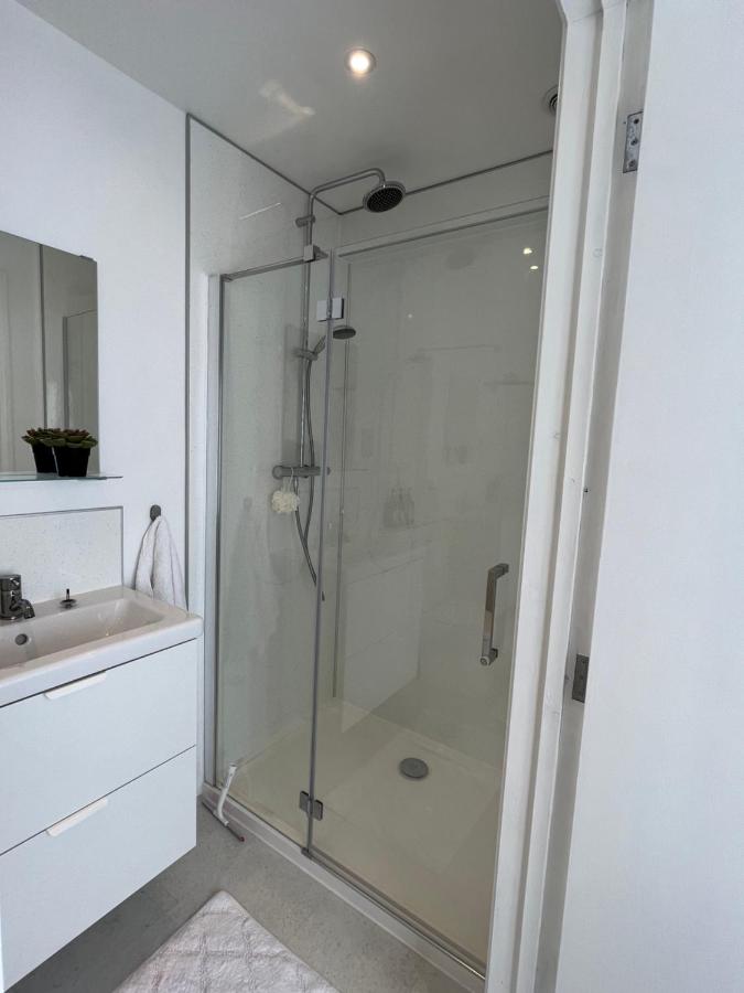 The Bit On The Side, Private Studio, Own Entrance, Free Driveway Parking, 10 min Drive to Bath, Cheap EV point - 4