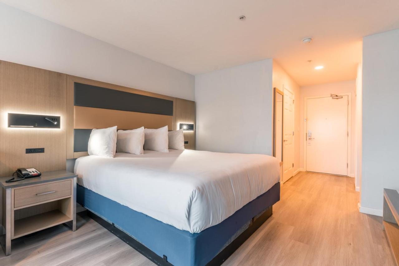 Hotel Aluxor SFO, Shuttle Service — photo 24