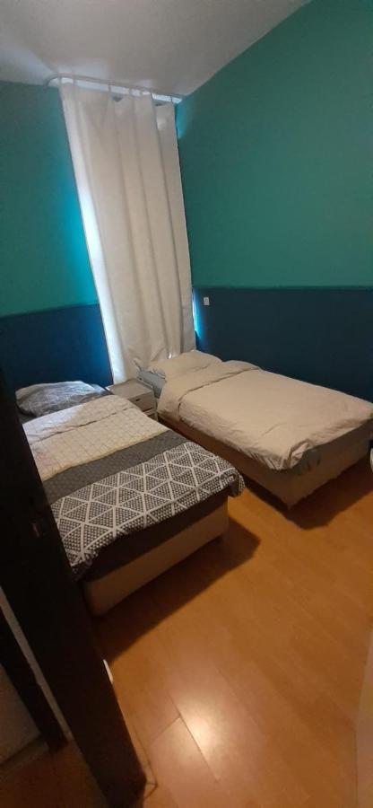 CHARLOTTE, not for parties, not a hotel, room with shared bathroom, no kitchen - 3