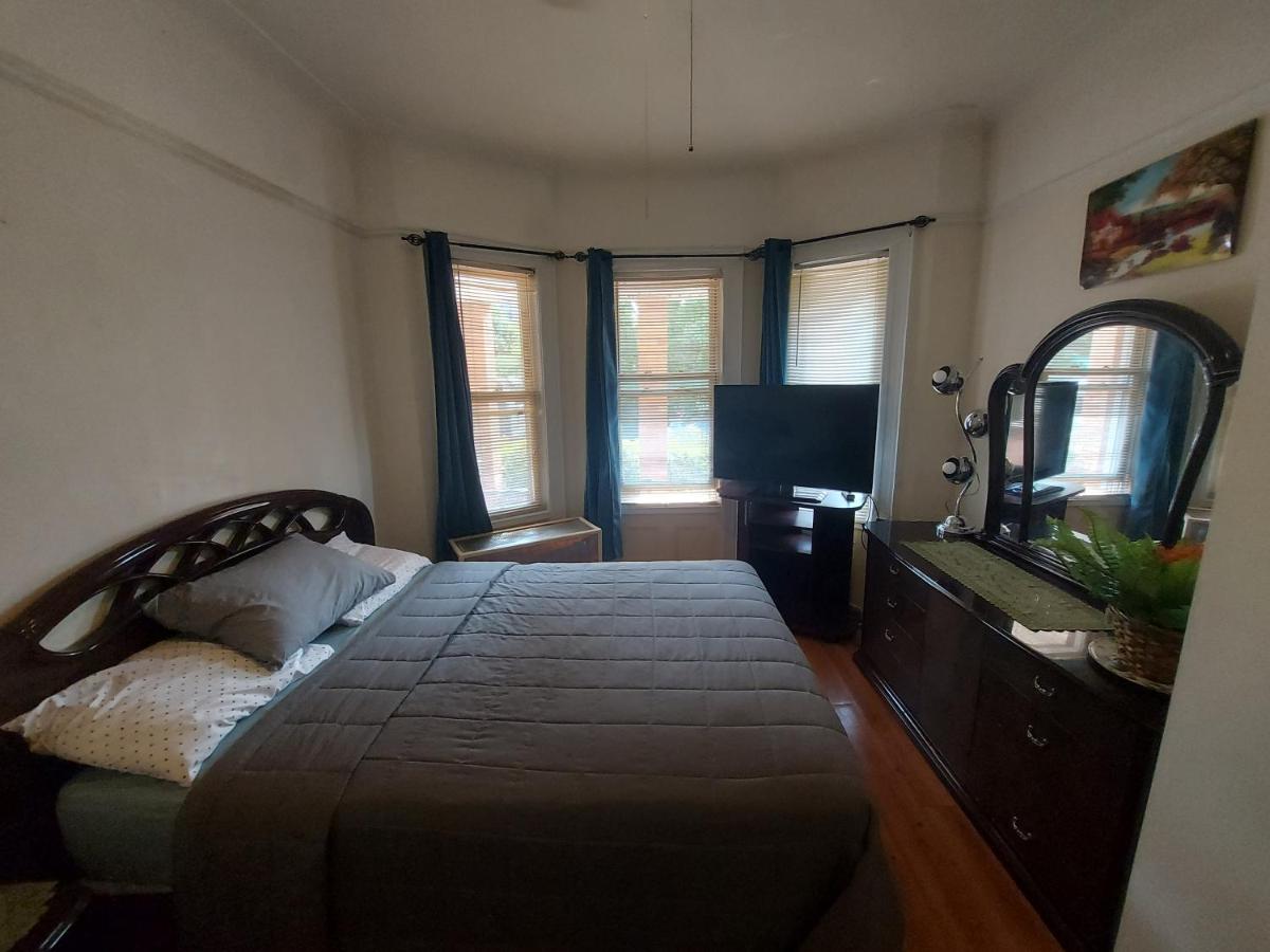 Crsytal Chateau Room Rental - 2