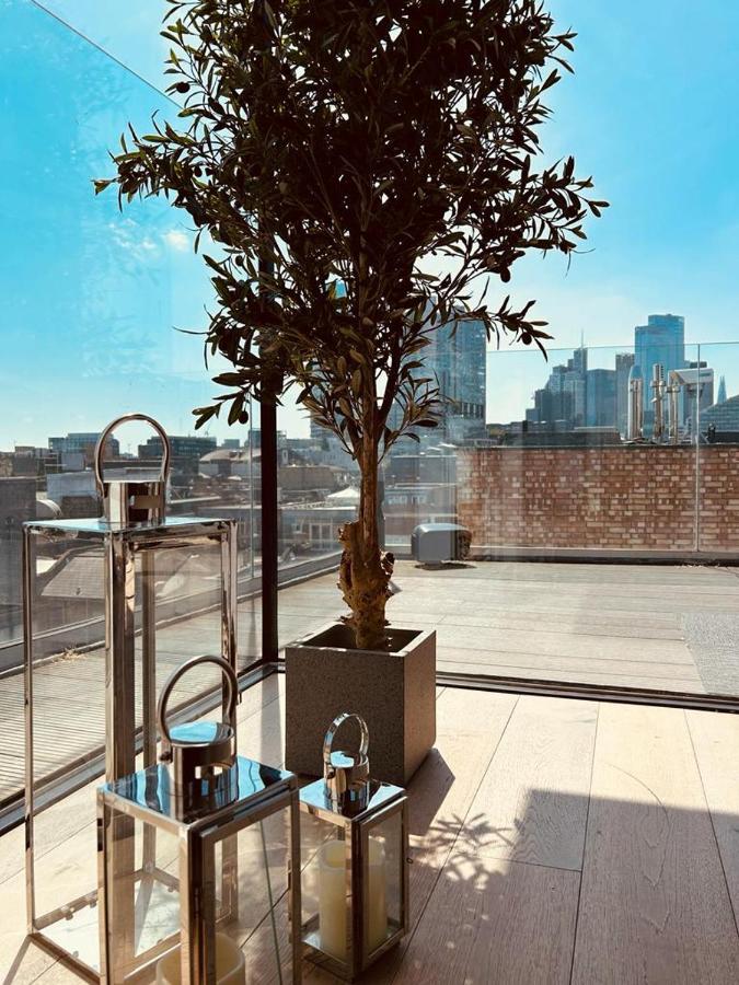 3 Bed Penthouse Hoxton Square london with Terrace