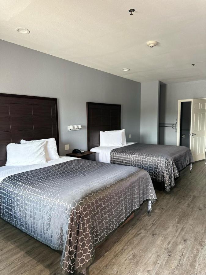 Atlantis Inn & Suites — photo 16