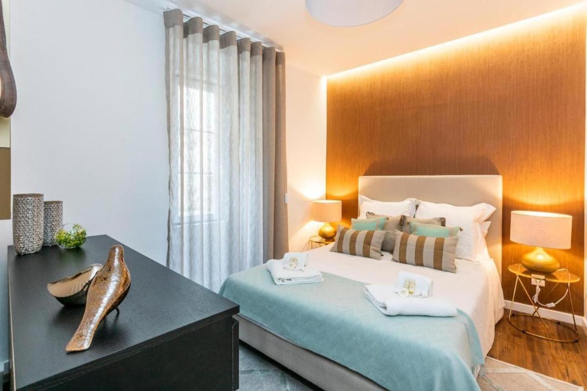 Lively 2-Bedroom Apartment in Iconic Alfama by Lisbeyond - 5