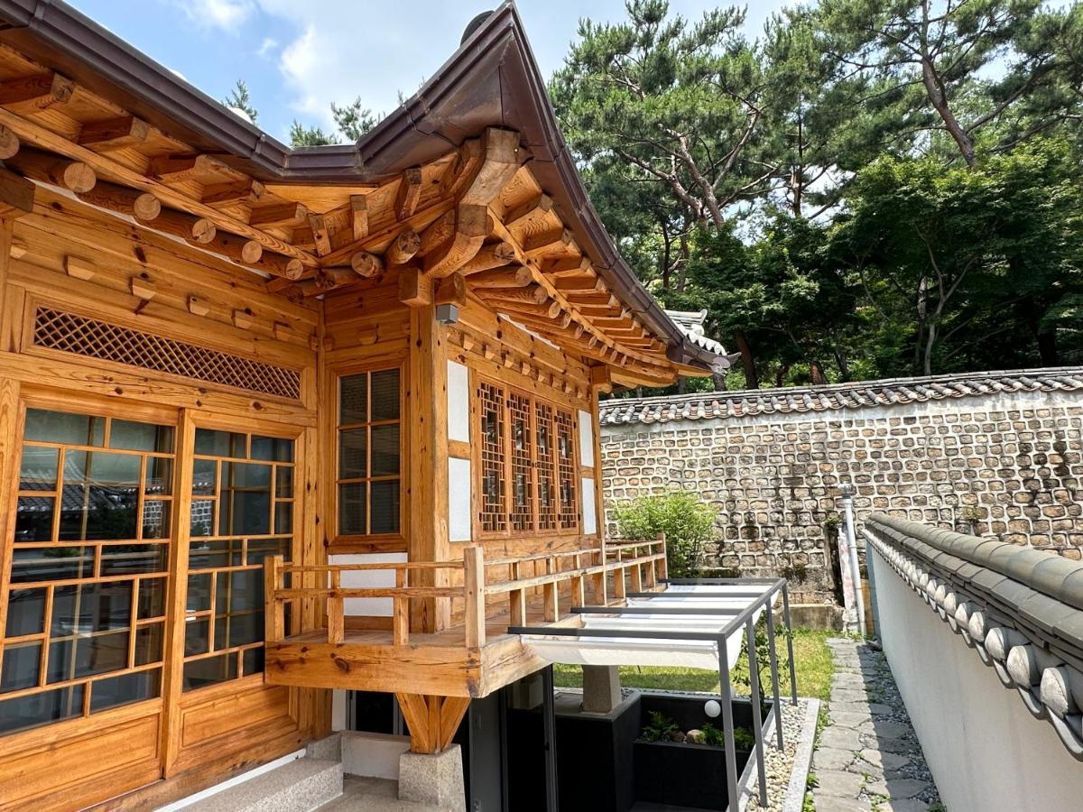 Luxury Hanok Serenity Villa - 5