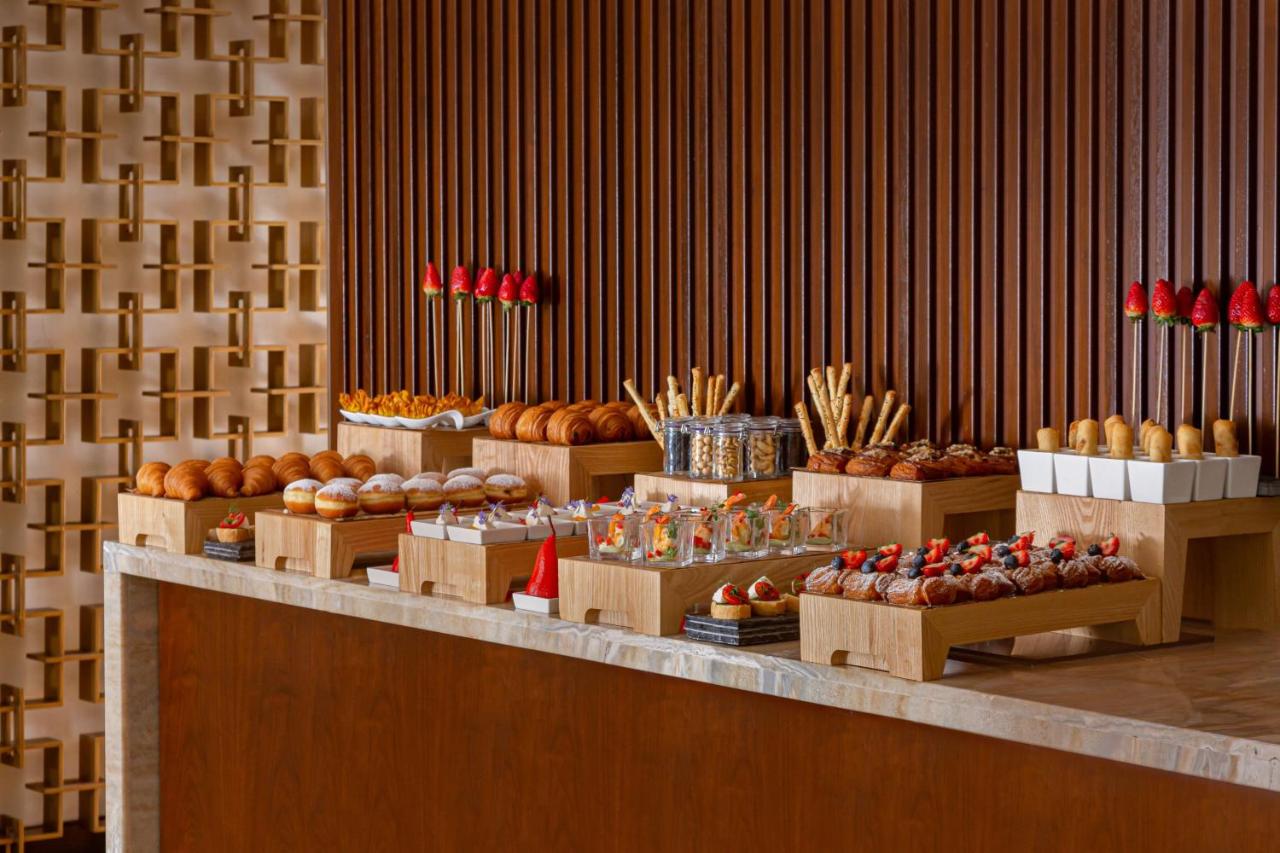 Baku Marriott Hotel Boulevard photo