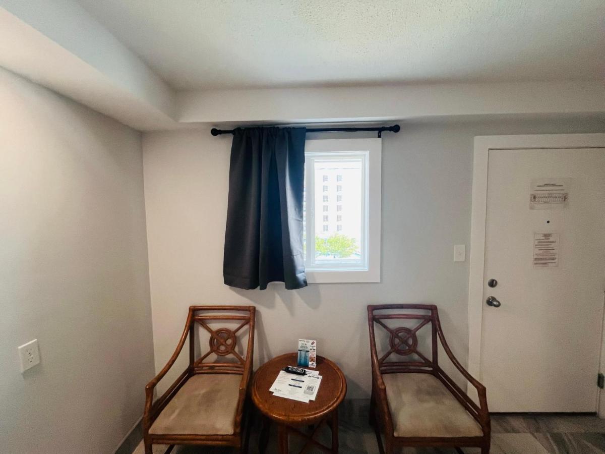Admiral Resort Motel — photo 18