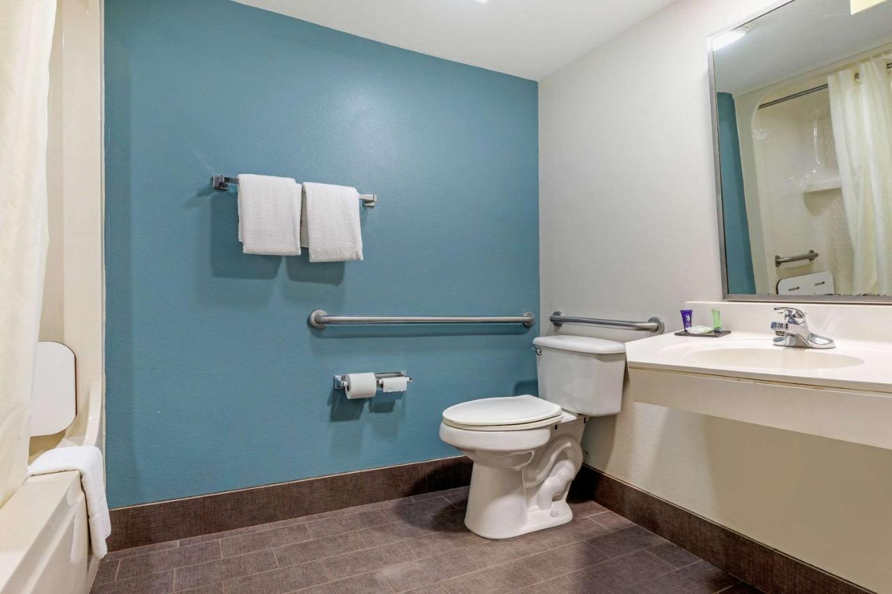 Park n' Stay Inn — photo 23