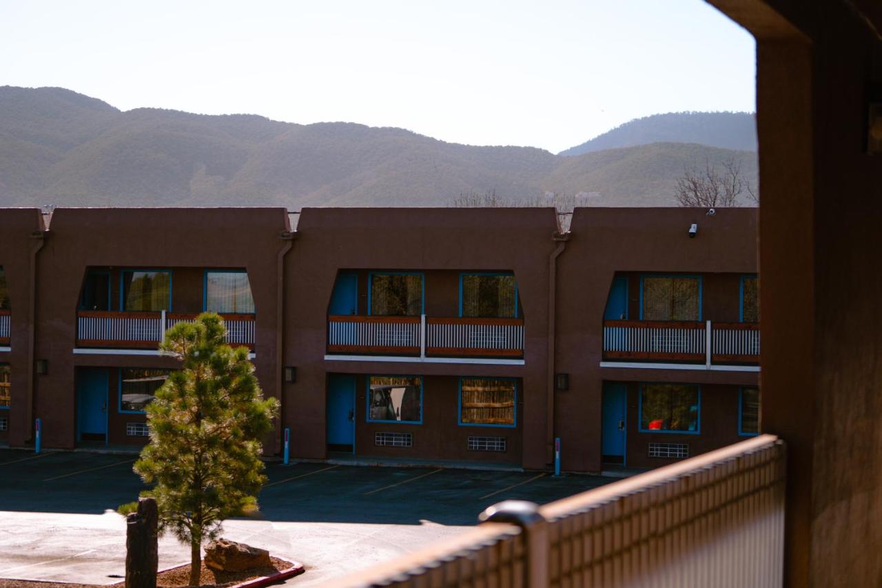 Taos Valley Lodge — photo 10