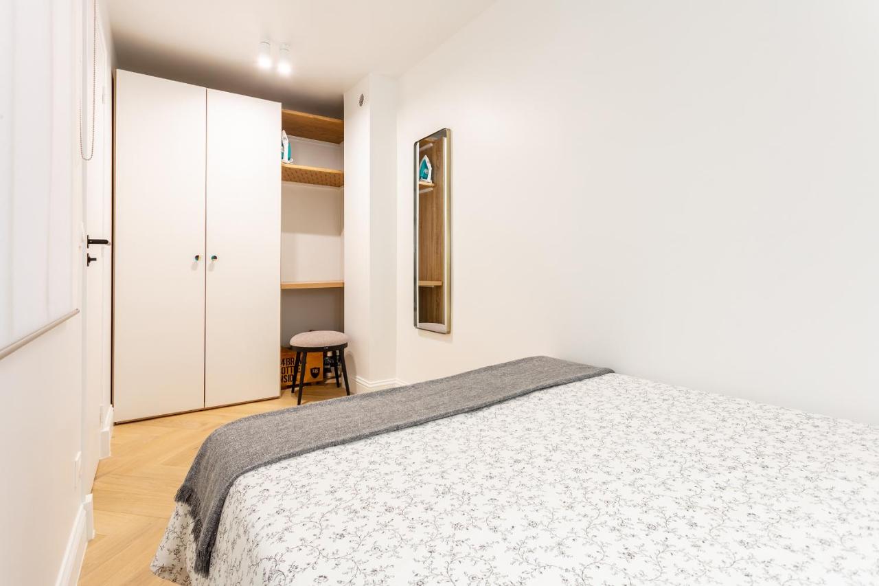 Luxury Living in Louvre - 2